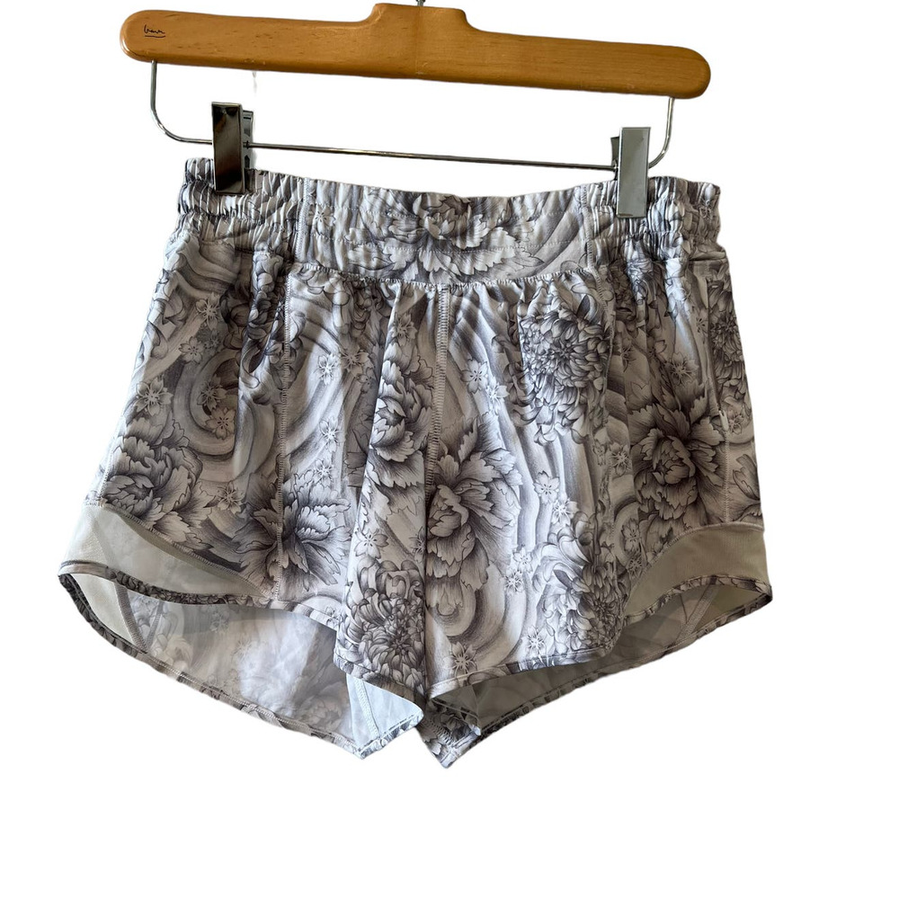 Lululemon Athletica Hotty Hot Shorts White Floral Print 6